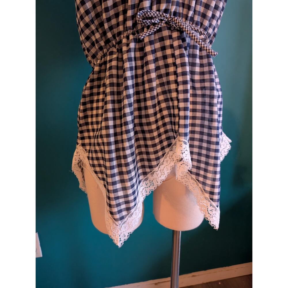 Vintage 70s Boho Gingham Lace Trim Top Handkerchief Hem - Picture 3 of 4